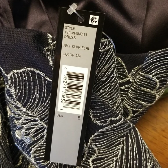 Stunning Tahari navy and white dress NWT - Picture 12 of 15